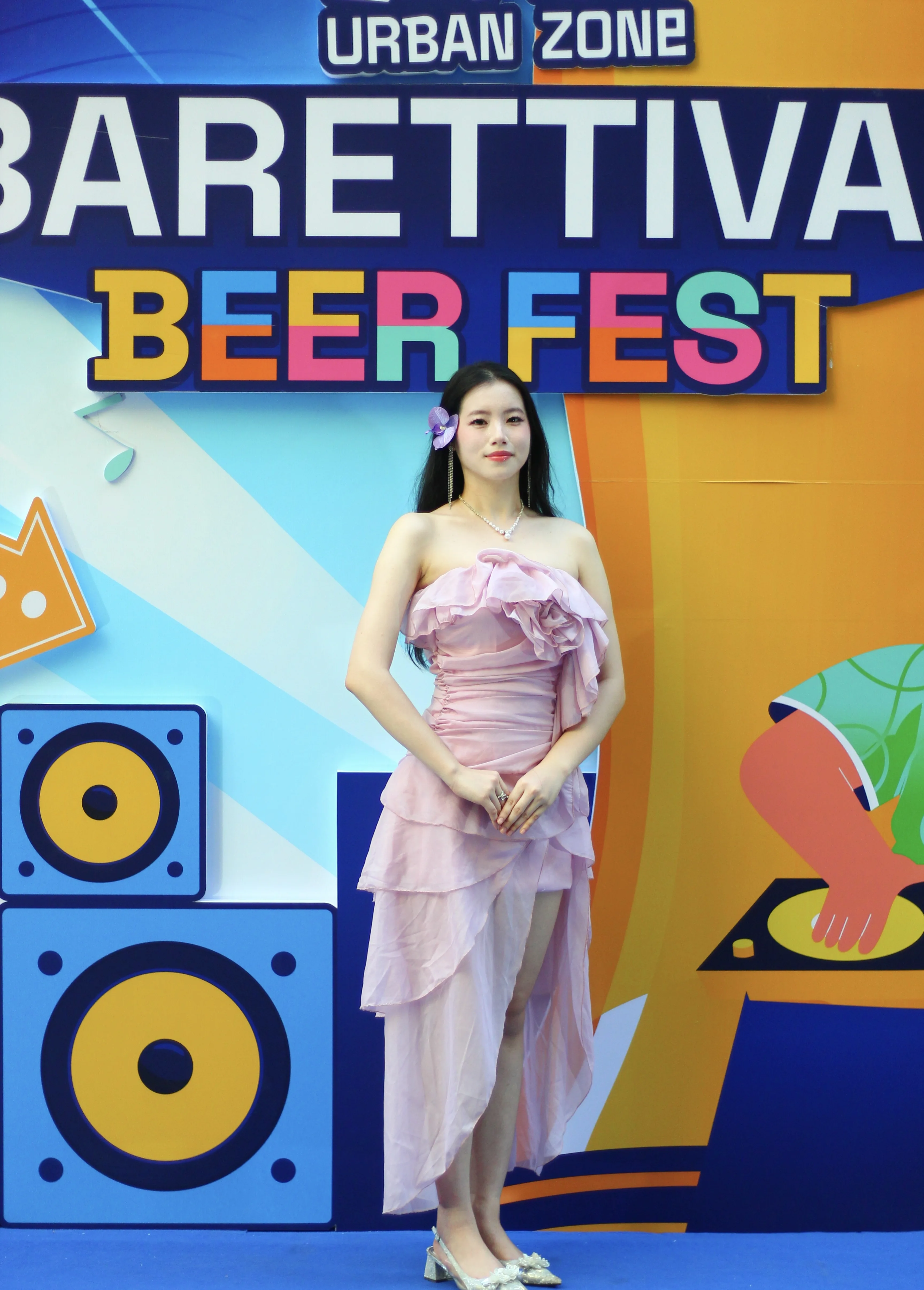 SẮC HỒNG LỄ HỘI