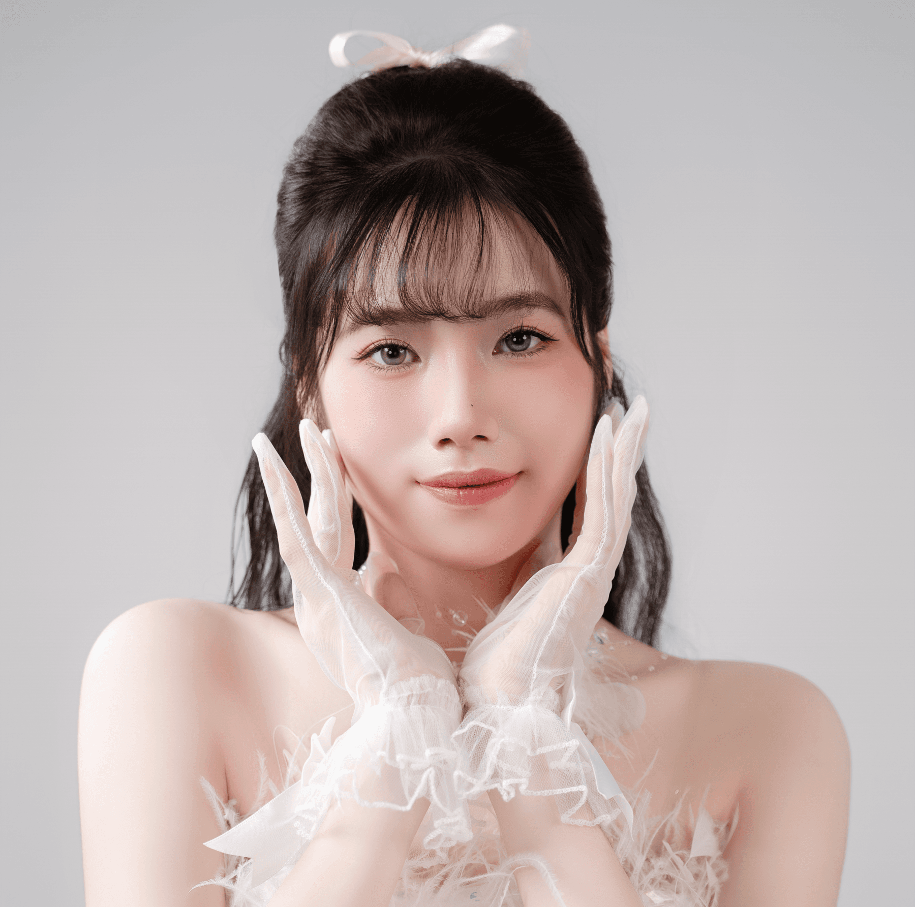 Nguyễn Thị Mai chụp lookbook thời trang Sweet White